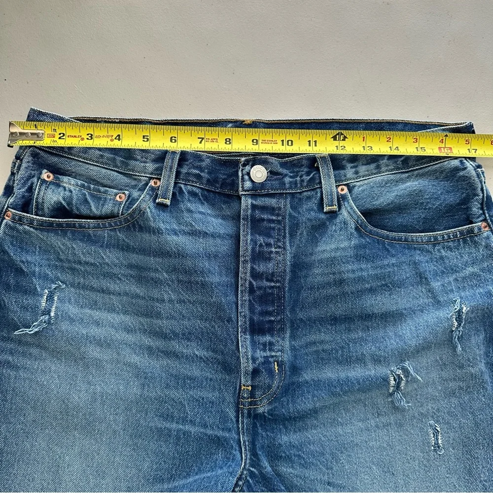 ÉTICA Distressed Denim Cutoff Midi Shorts Women’s Size 31 - Picture 7 of 9